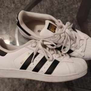 Adidas Superstar Sneakers